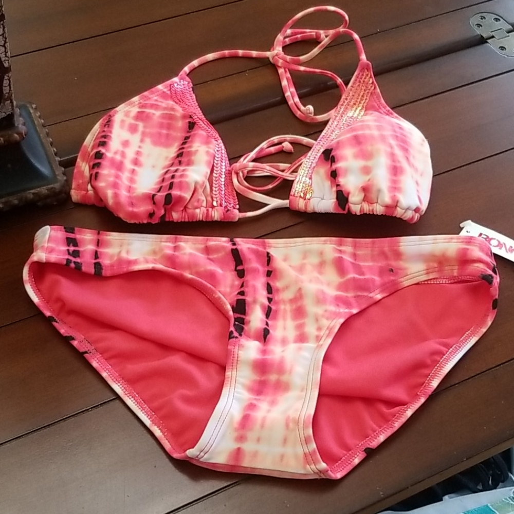 😎 BONGO BIKINI